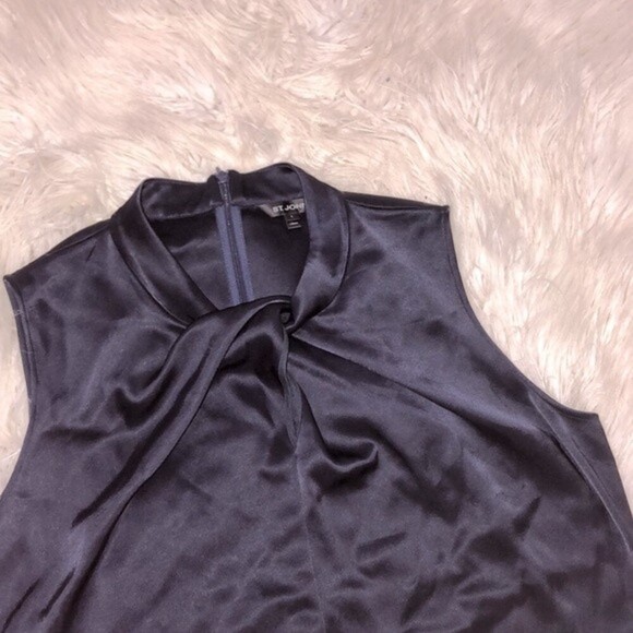 St John size large blue silky sleeveless top - Picture 6 of 10